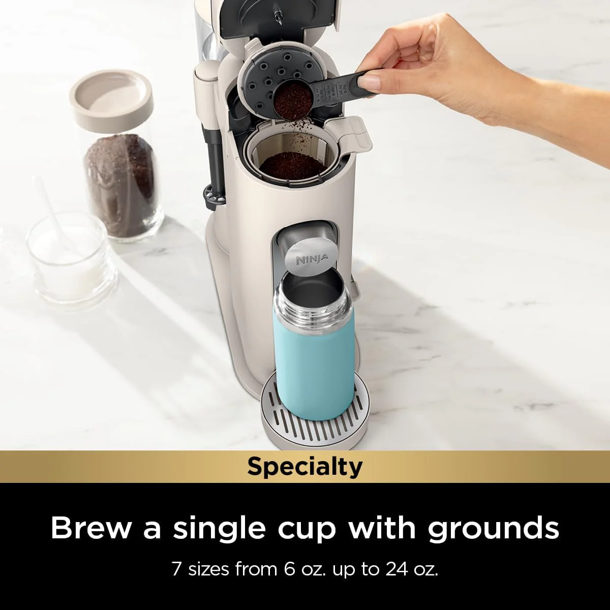 Ninja 2025 Kapsel- und Kaffeepad-Kaffeemaschine für Einzelportionen. Kompatibel mit K-Cup®-Kapseln. Brüht gemahlenen Kaffee oder Pads. Kompaktes Design. 1,6-Liter-Wassertank. Geeignet für Reisebecher von 177 ml bis 710 ml. Kaltbrühfunktion. Farbe: St