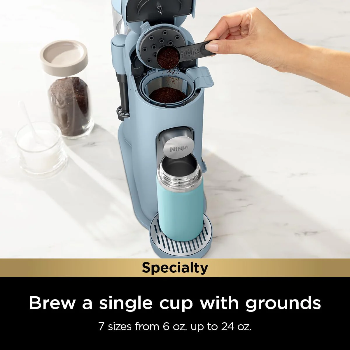 Ninja 2025 Kapsel- und Kaffeepad-Kaffeemaschine für Einzelportionen. Kompatibel mit K-Cup®-Kapseln. Brüht gemahlenen Kaffee oder Pads. Kompaktes Design. 1,6-Liter-Wassertank. Geeignet für Reisebecher von 177 ml bis 710 ml. Kaltbrühfunktion. Farbe: St
