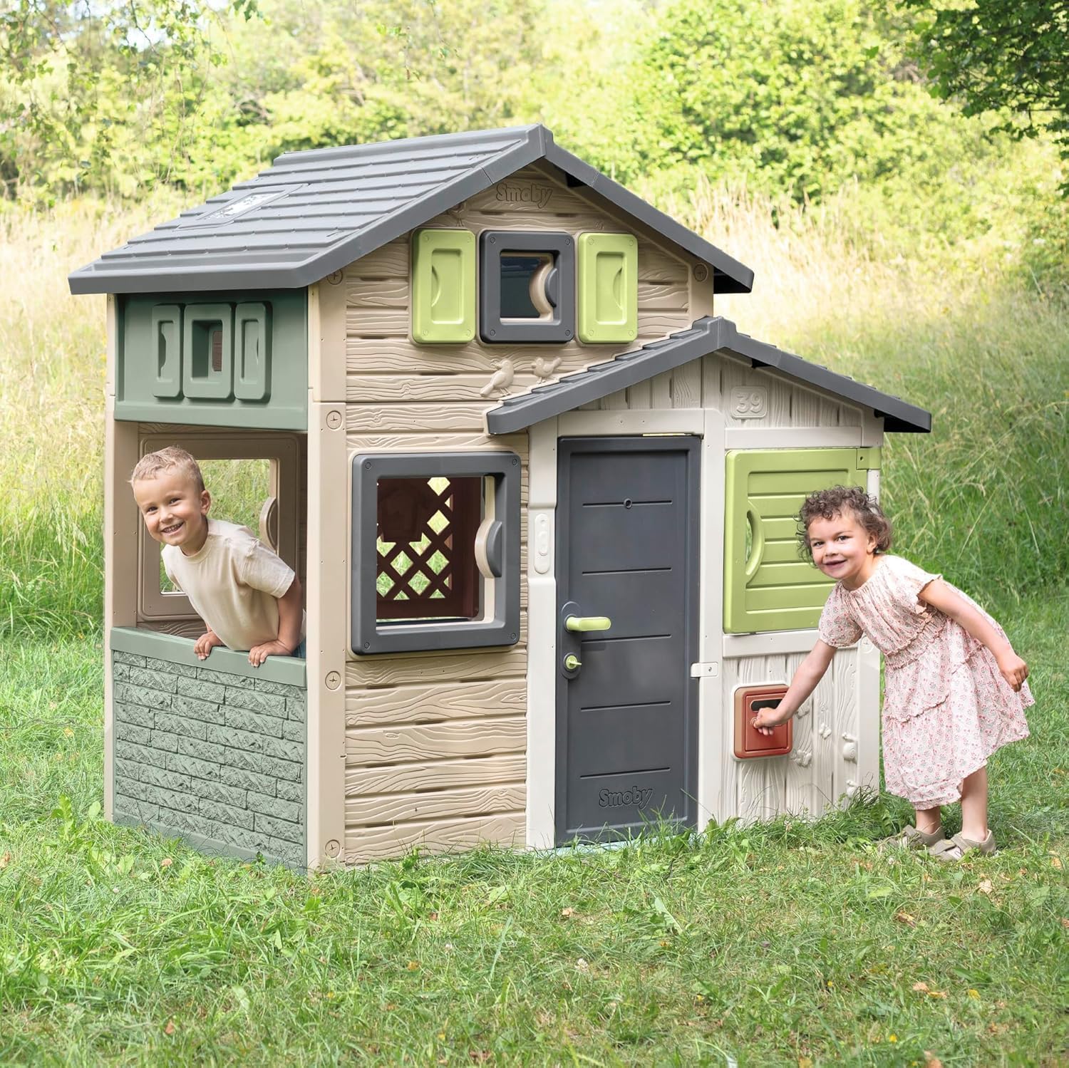 Smoby Life - Friends House EVO Spielhaus mit 2 Türen, 6 Fenstern und abnehmbarem Picknicktisch – Hergestellt aus recyceltem Material, UV-Schutz, für Kinder ab 3 Jahren (7600810208)