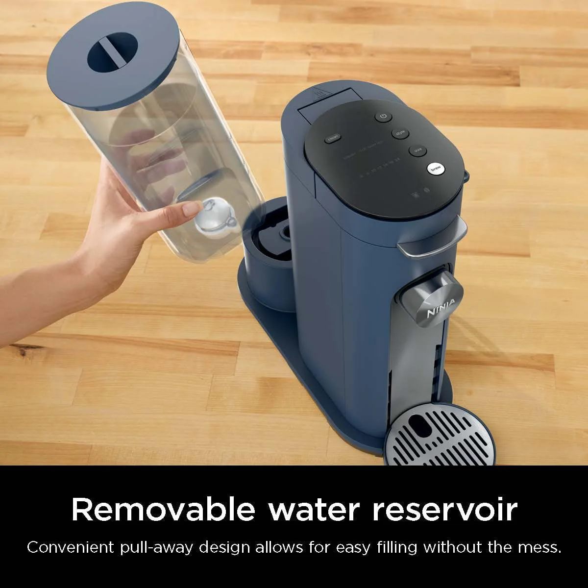 Ninja 2025 Kapsel- und Kaffeepad-Kaffeemaschine für Einzelportionen. Kompatibel mit K-Cup®-Kapseln. Brüht gemahlenen Kaffee oder Pads. Kompaktes Design. 1,6-Liter-Wassertank. Geeignet für Reisebecher von 177 ml bis 710 ml. Kaltbrühfunktion. Farbe: St