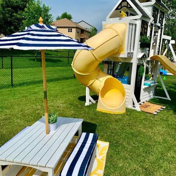Swing set Playhouse Makeove