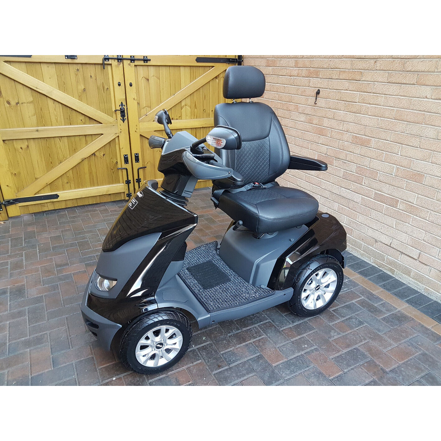 MOBILITY SCOOTER DRIVE ROYALE 4.ALL TERRAIN MOBILITY SCOOTER.