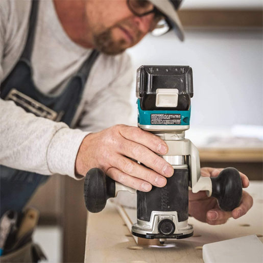 Makita XTR01T7 18V LXT Lithium-Ion Brushless Cordless Compact Router Kit