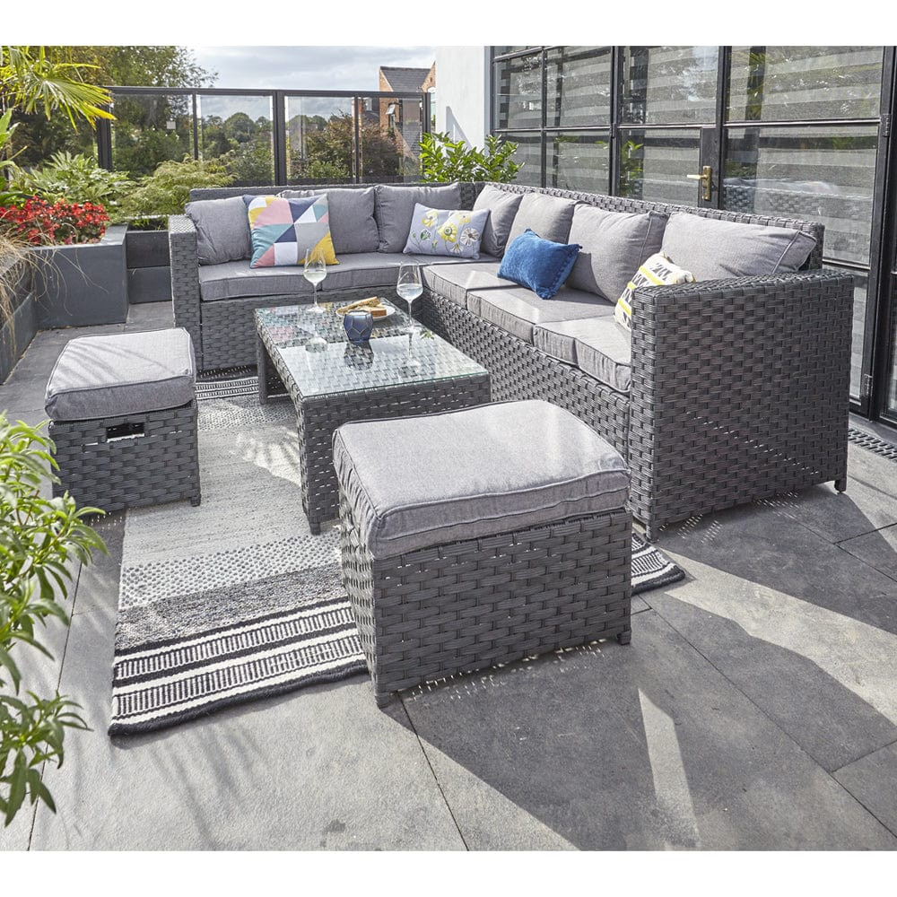 2843-Come in and join the biggest sale of the year