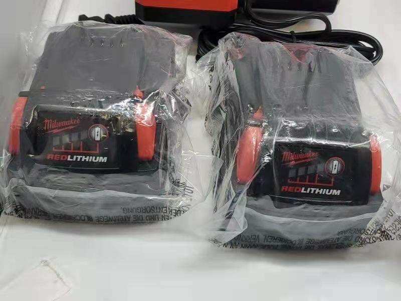 MILWAUKEE Power Tool Hammer DrillPercussion Drill Kit.