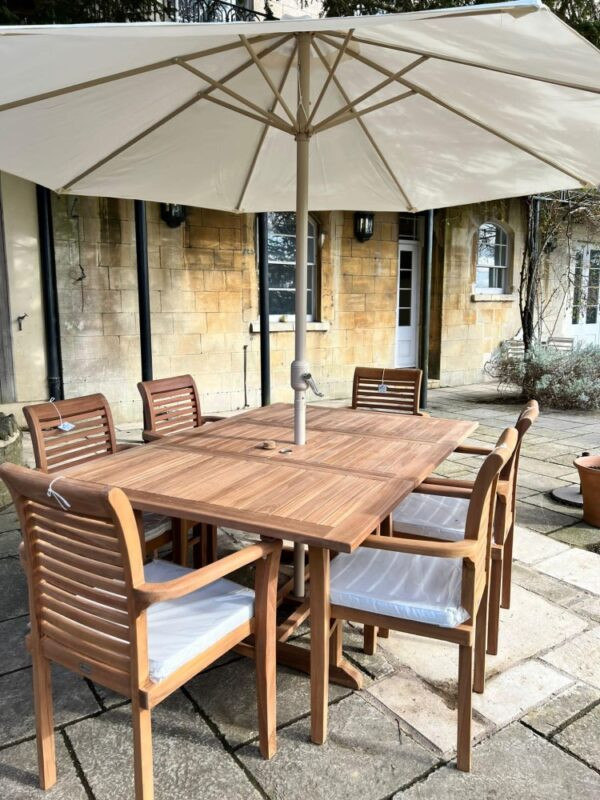 Teak garden table - Extendable rectangular table - 6 stackable chairs including cushions and parasol!