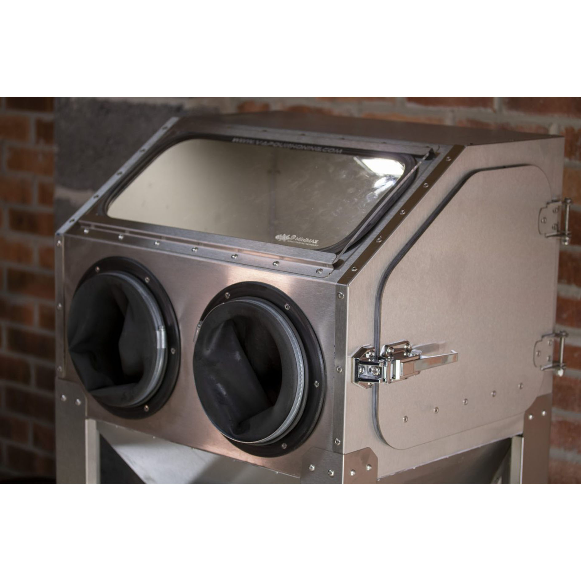 MiniMAX 500 Bench Top Vapour Blasting Machine