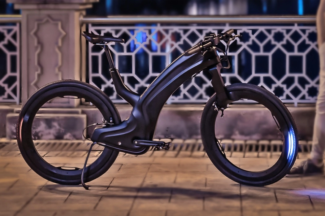 2023 Hubless E-Bike Reevo Ultimate Security, Smart Features, 37-Mile Range 2023