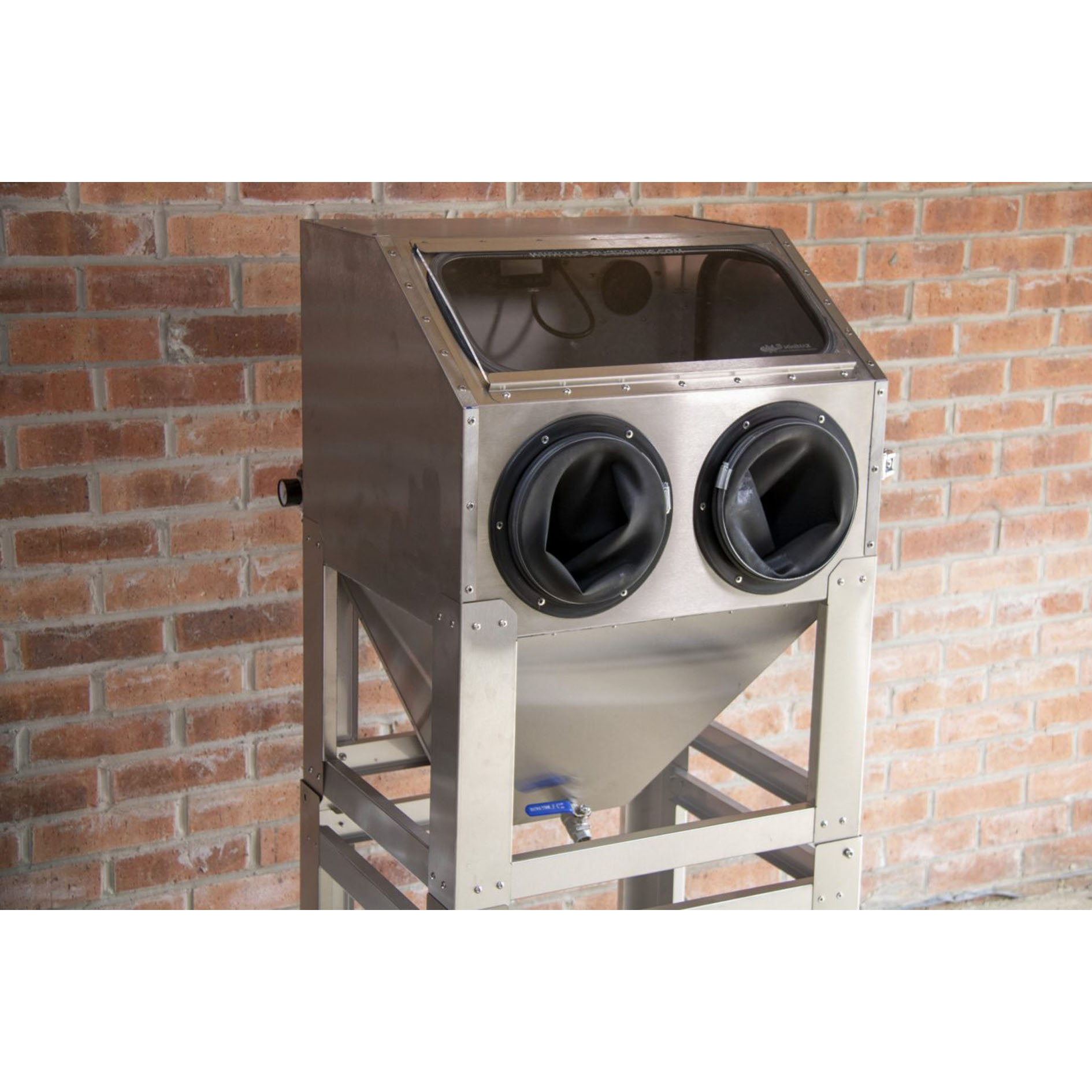 MiniMAX 500 Bench Top Vapour Blasting Machine