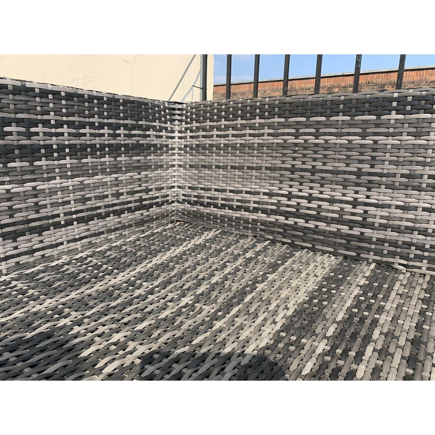 Maze Rattan London Outdoor Corner Sofa Set & Cushion Box, Grey