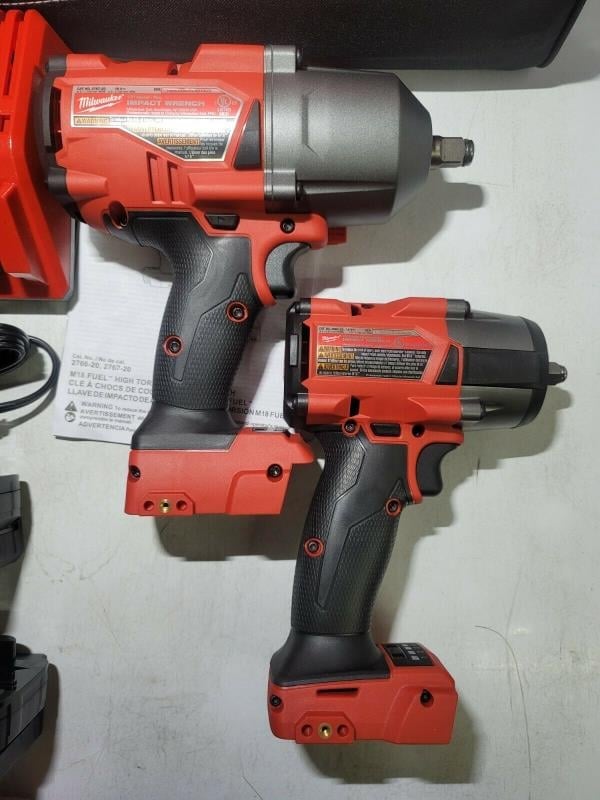 MILWAUKEE Power Tool Hammer DrillPercussion Drill Kit.