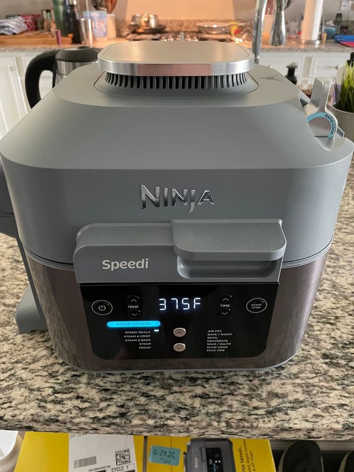 Ninja SF301 Speedi Rapid Cooker & Air Fryer, 6-Quart Capacity, 12-in-1 Functions to Steam, Bake