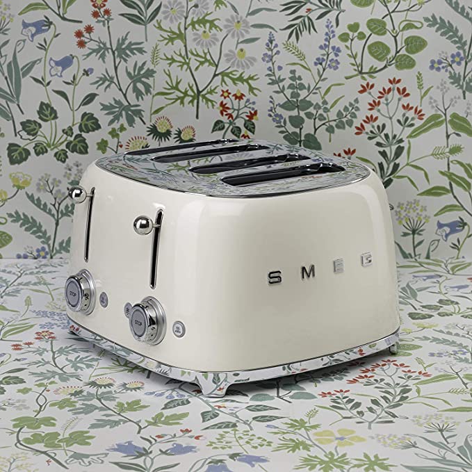 Smeg KLF04CRUK 1.7Ltr Variable Temperature Controlled Kettle and TSF03CRUK 4 Slice Toaster in Retro Cream