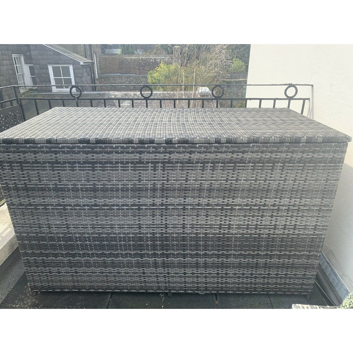 Maze Rattan London Outdoor Corner Sofa Set & Cushion Box, Grey