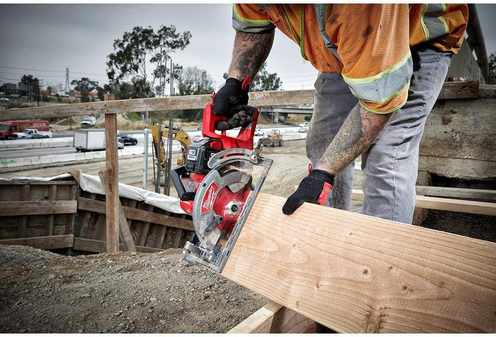 Milwaukee 2830-21HD M18 FUEL Rear Handle 7-1/4 in. Circular Saw Kit