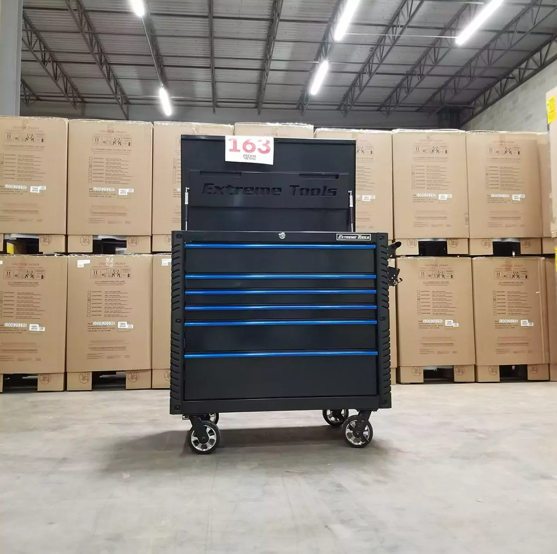 Extreme Tools 41 6 Drawer Deluxe Clamshell Tool Cart - BlackBlue