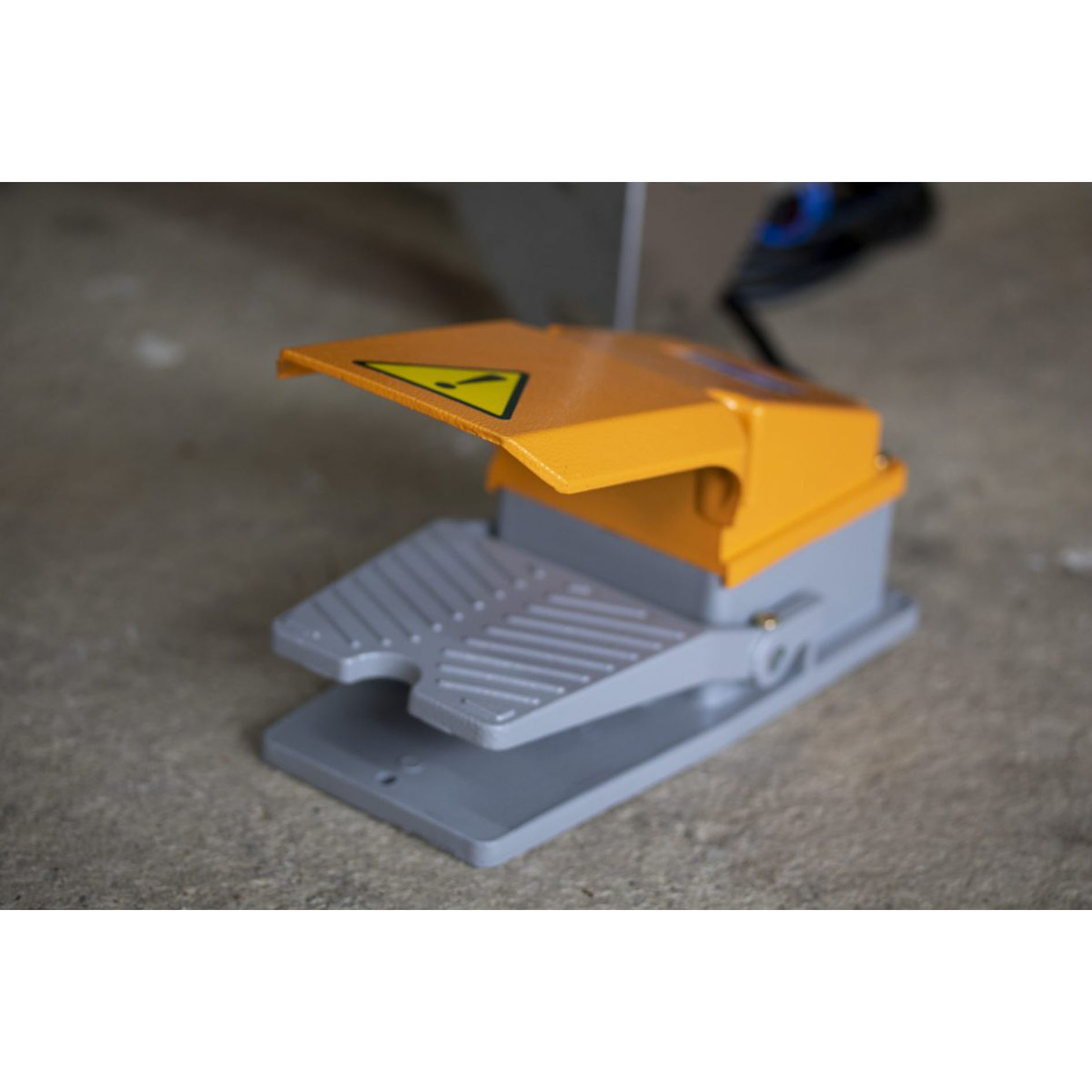 MiniMAX 500 Bench Top Vapour Blasting Machine