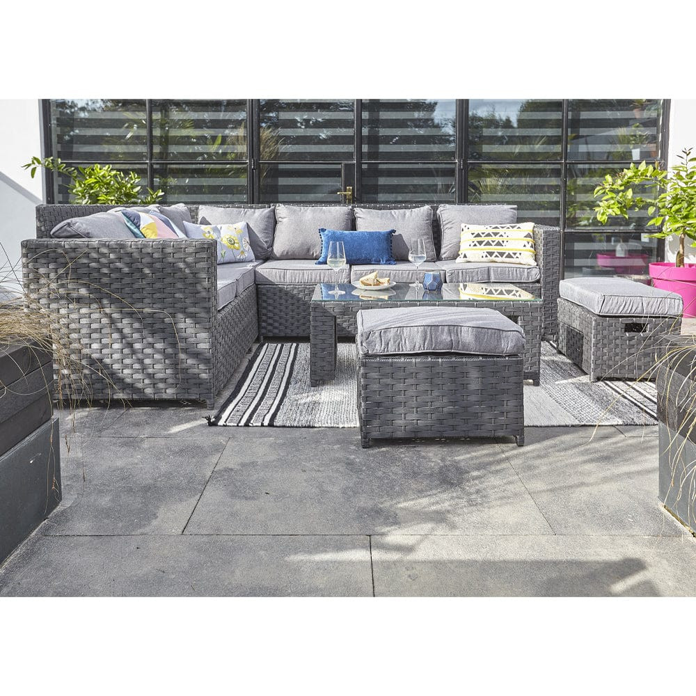 2843-Come in and join the biggest sale of the year