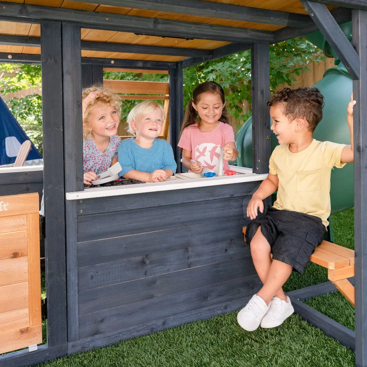 COZY ESCAPE PLAYHOUSE - NAVY