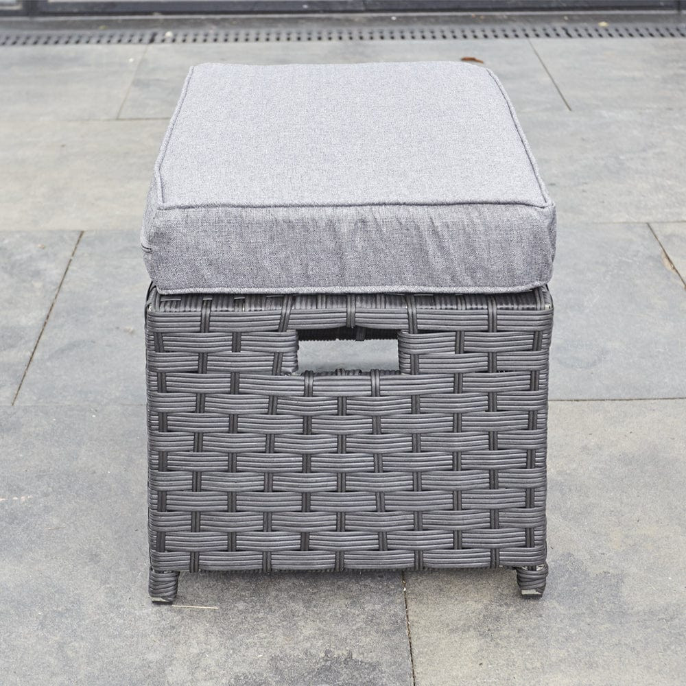 2843-Come in and join the biggest sale of the year