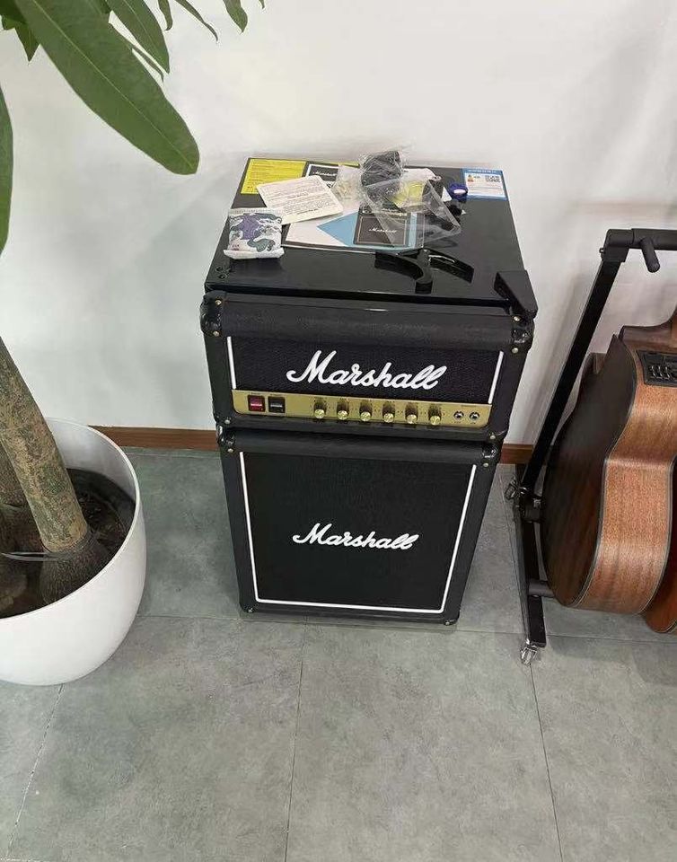 Marshall MF44BLKNAU 4.4 Cubic-Foot Bar Fridge with Freezer, Black