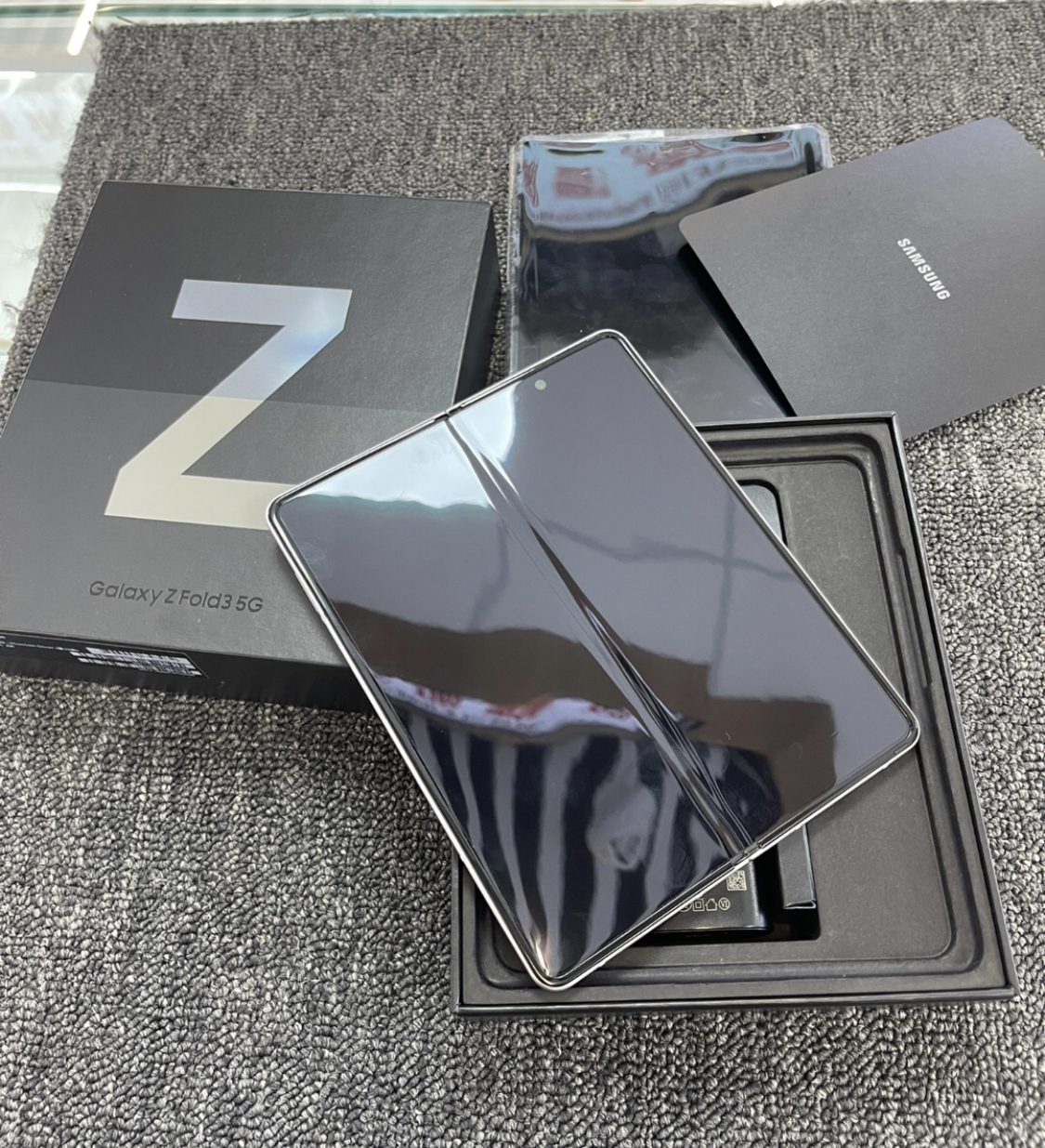 SAMSUNG GALAXY Z FOLD3 5G 256gb - Phantom black - Unlocked