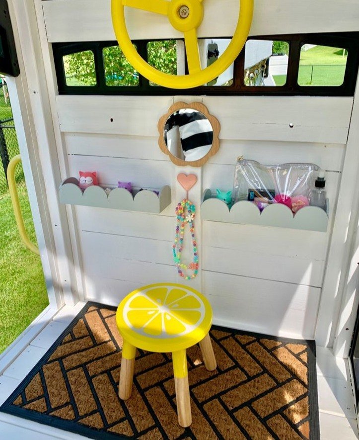 Swing set Playhouse Makeove