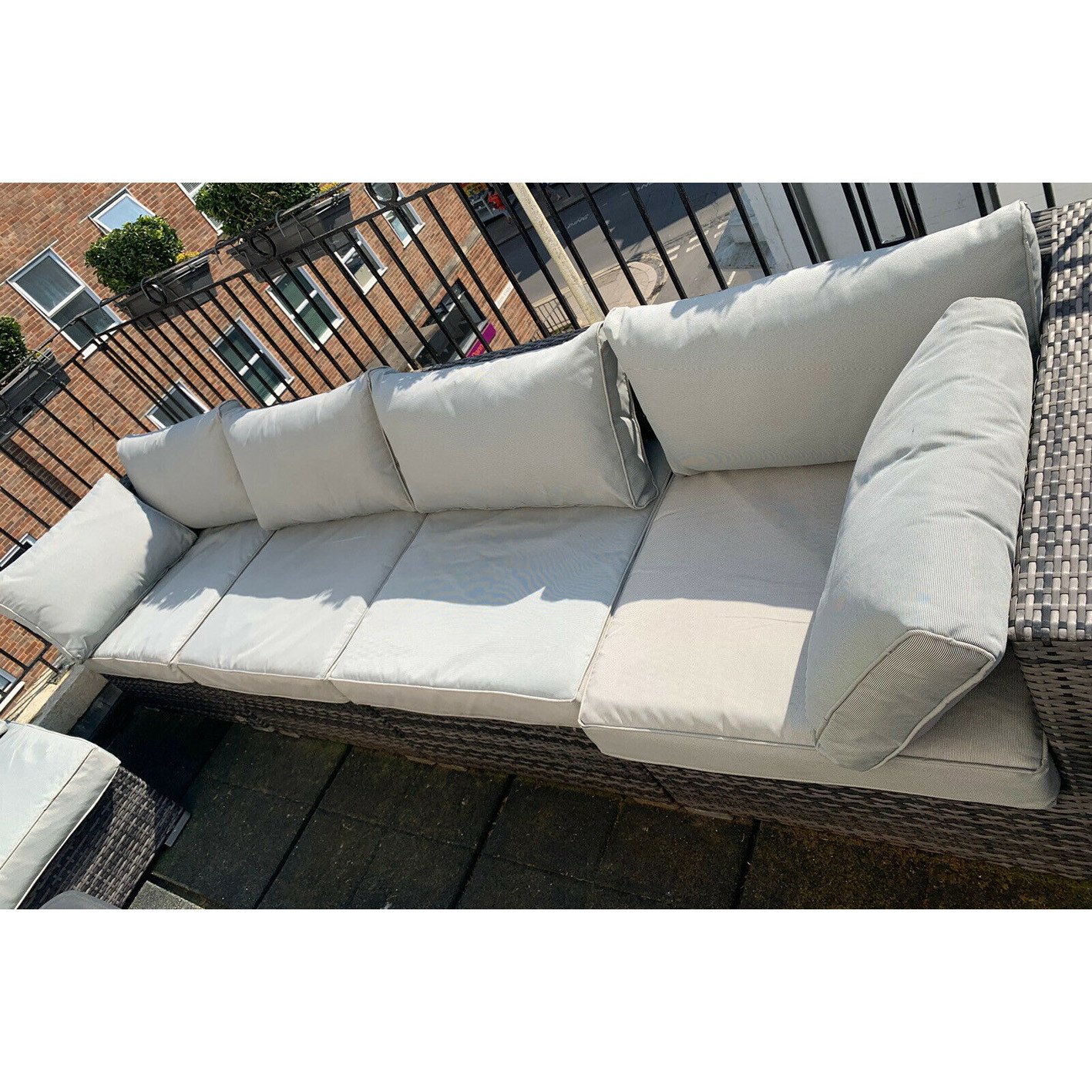 Maze Rattan London Outdoor Corner Sofa Set & Cushion Box, Grey