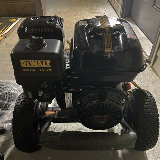 DEWALT DXPW3625 3600 PSI 2.5 GPM HONDA GX200 Cold Water Professional Gas Pressure Washer