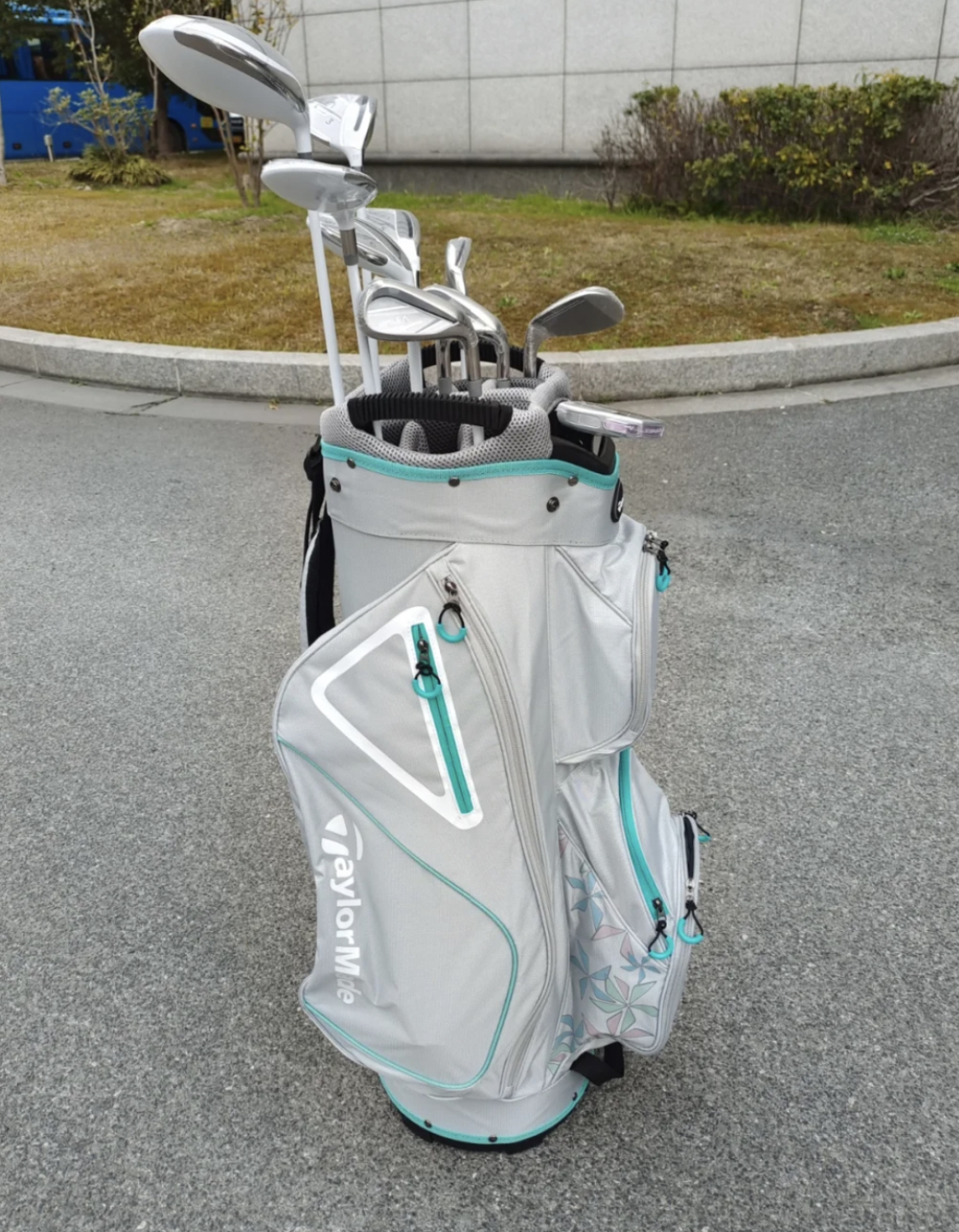 TaylorMade Kelea Ladies Golf Set