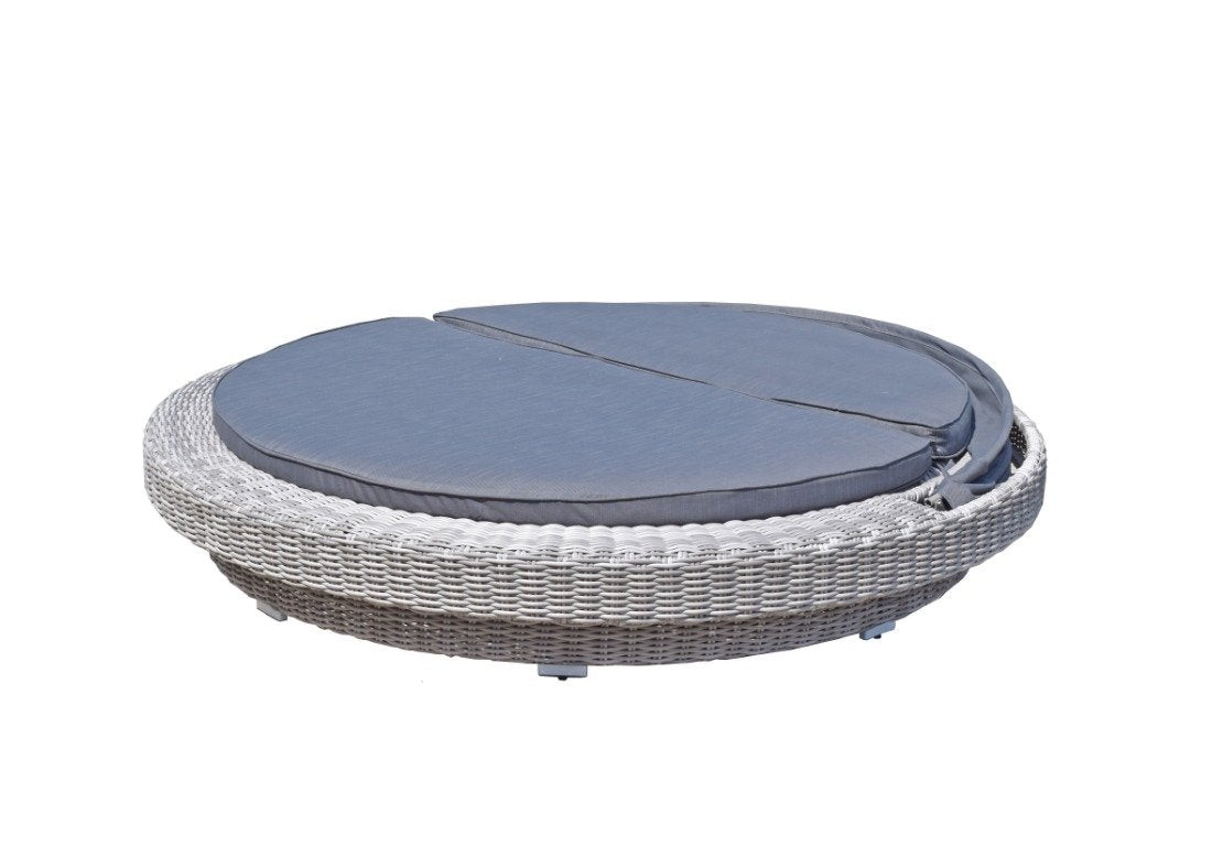 2835-Come in and join the biggest sale of the year