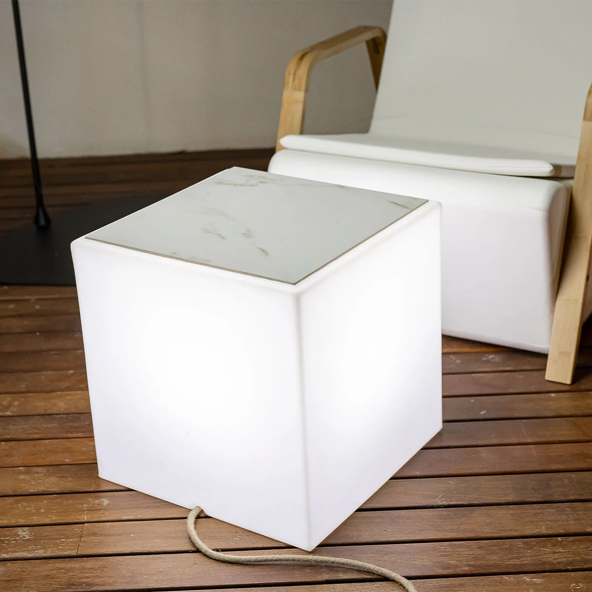 Bora Beistelltisch mit Beleuchtung