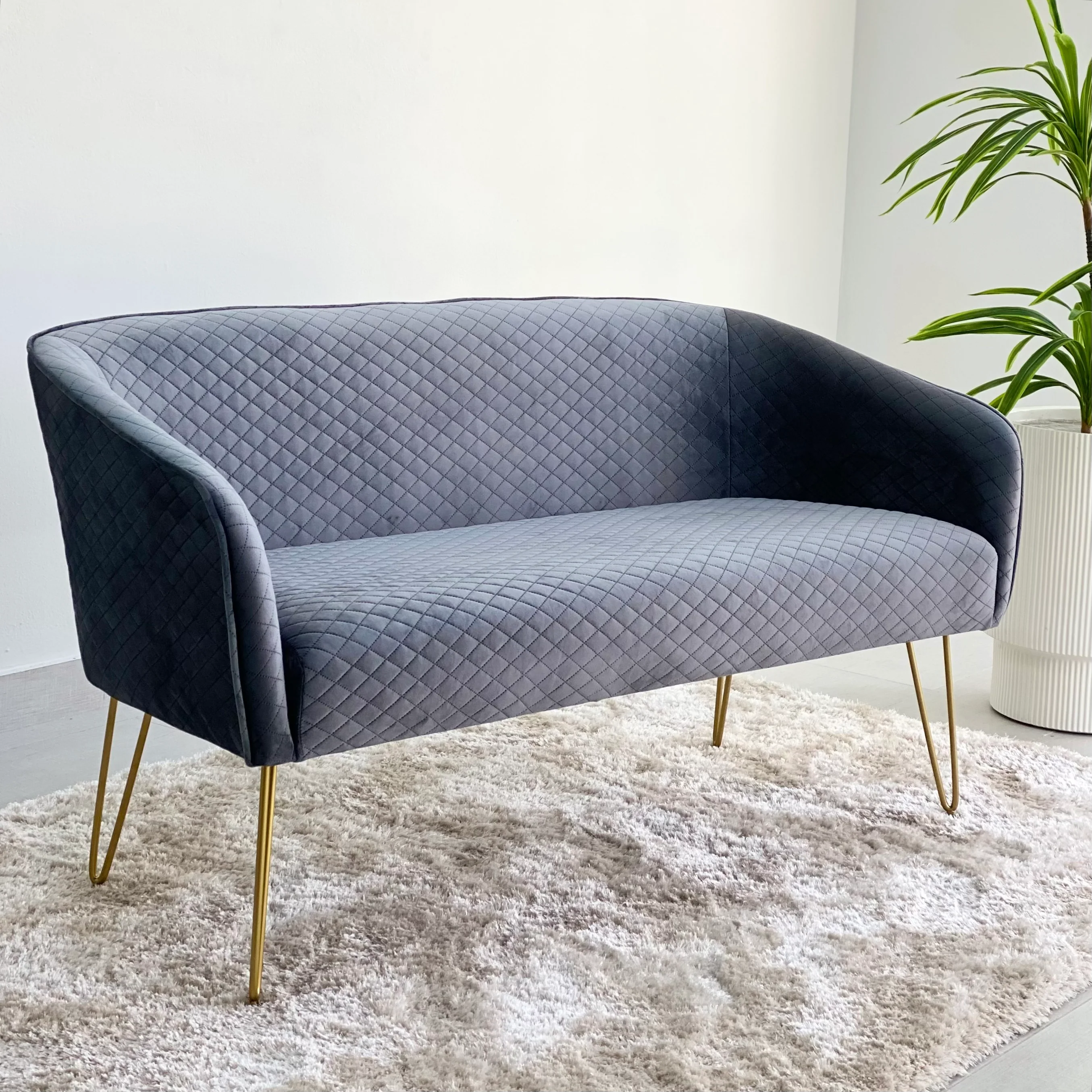 Zweisitzer-Sofa aus rittergrauem Samt