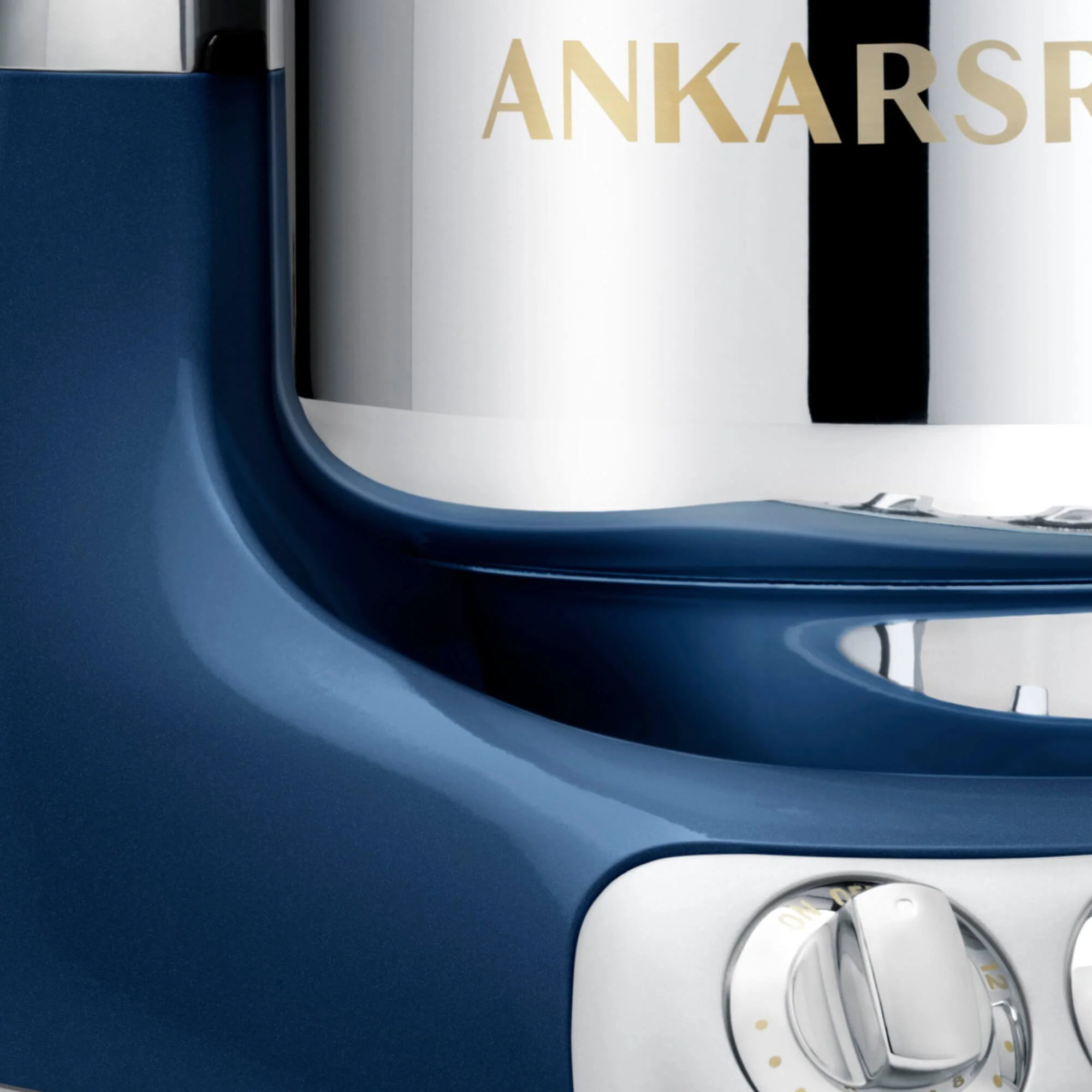 Ankarsrum Assistent Original 6230 Küchenmaschine (Modelljahr 2025) – 600 W. 7-Liter-Edelstahlschüssel. Ozeanblau. Umfangreiches Zubehör. Leiser Betrieb.