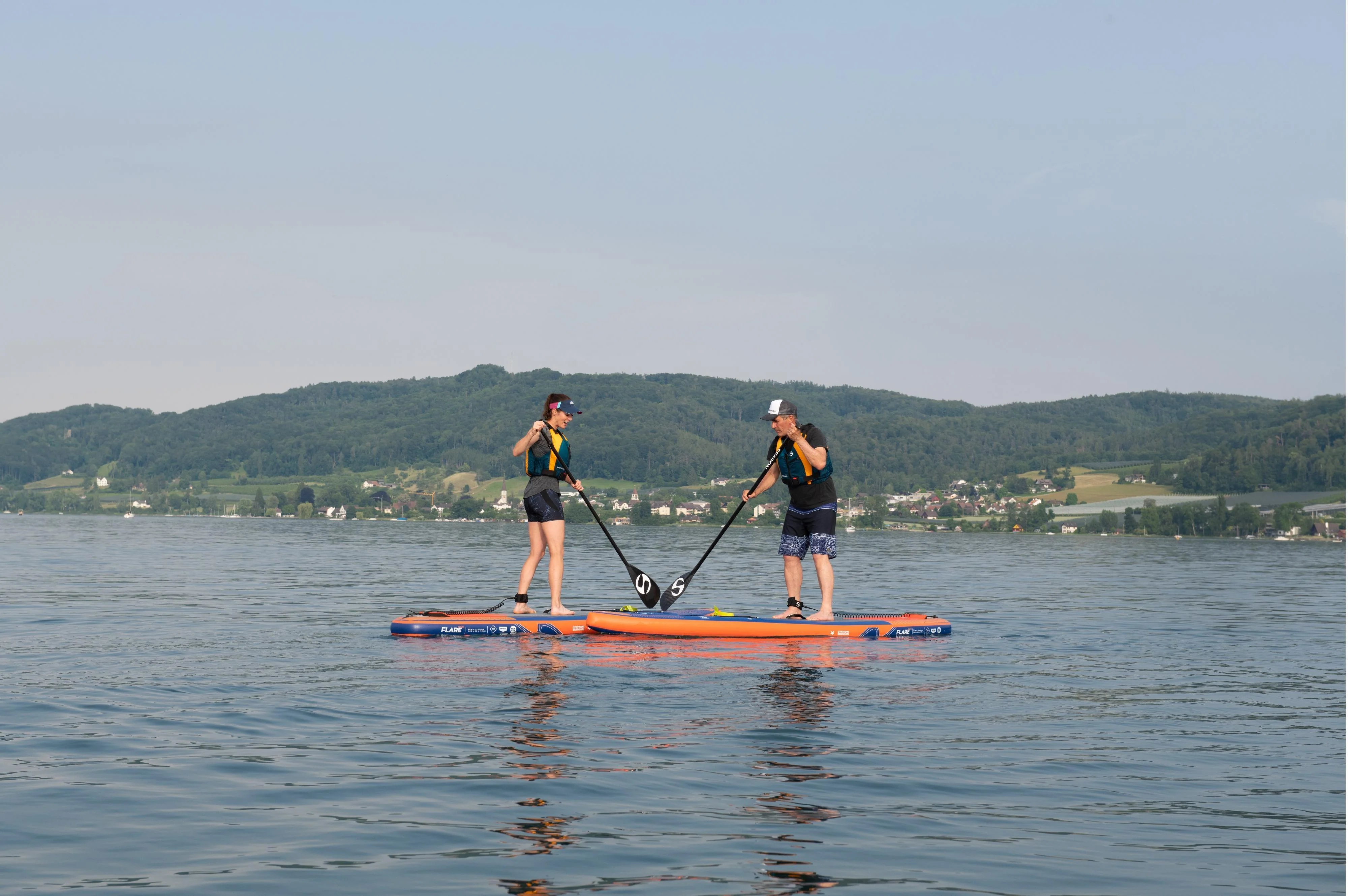 2025 Flare 10.8 Aufblasbares SUP-Board – Leicht und stabil. Gewebte Dropstitch-Konstruktion. Zubehör im Rucksack enthalten.