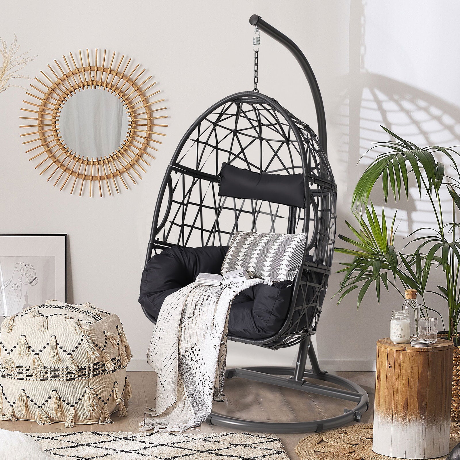 Haverchair Eierförmiger Hängesessel mit Gestell für Terrasse und Garten, aus Rattan und mit Kissen