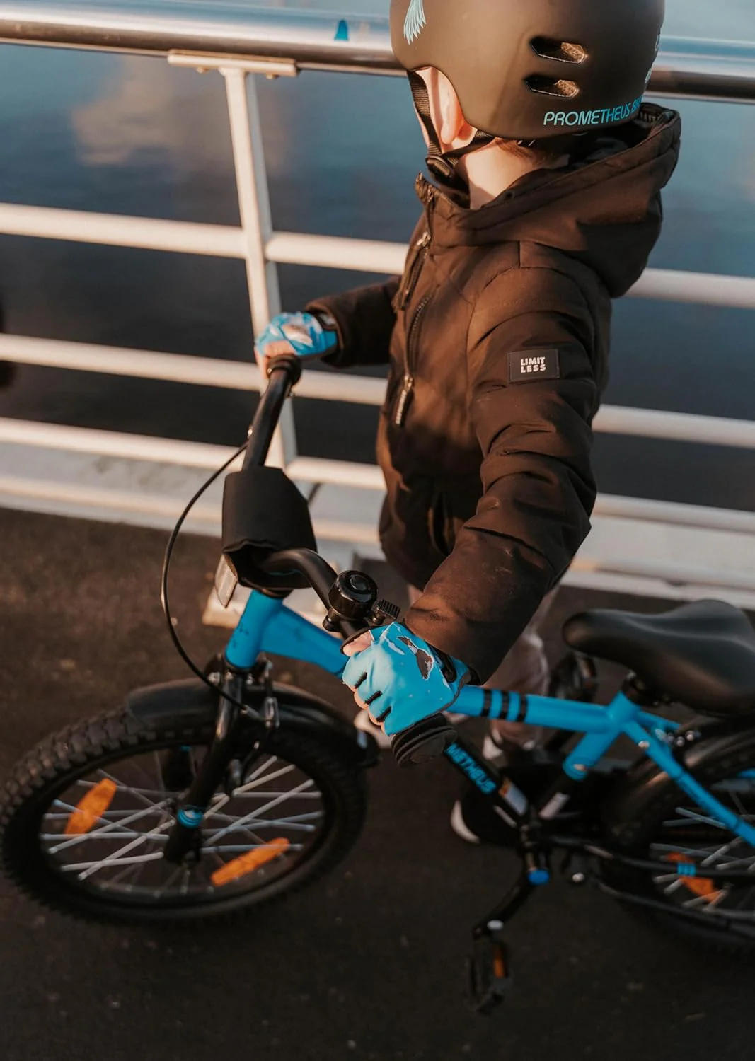 2025 Kinderfahrrad, 16 Zoll, mit abnehmbaren Stützrädern. Für Kinder von 4–5 Jahren. Blau und Schwarz.