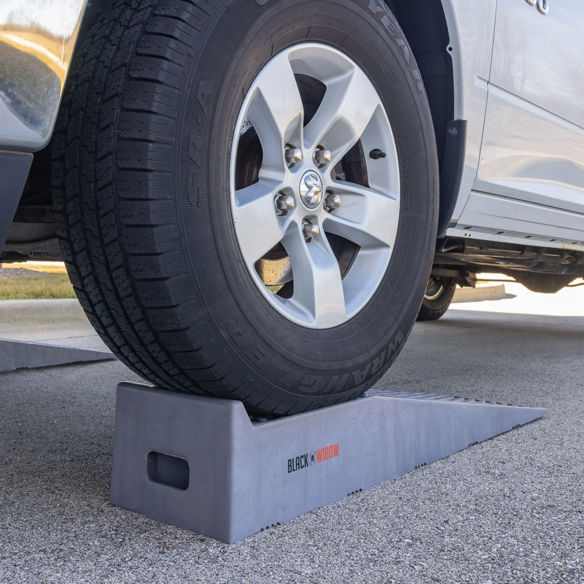 Leichte Kunststoff-Zugangsrampen „Black Widow“ – Tragfähigkeit 10.000 lb pro Paar