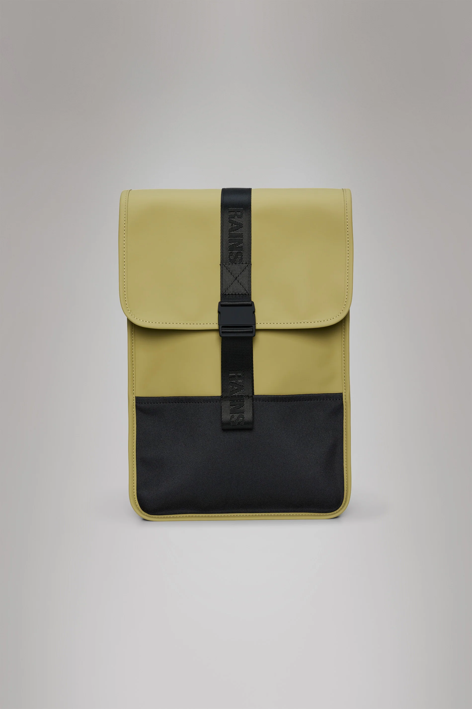 2025 Trail Backpack Mini – Wasserabweisender Tagesrucksack (15) mit Überschlag und Gummischnalle – PU-Gewebe – Gepolstertes Laptopfach