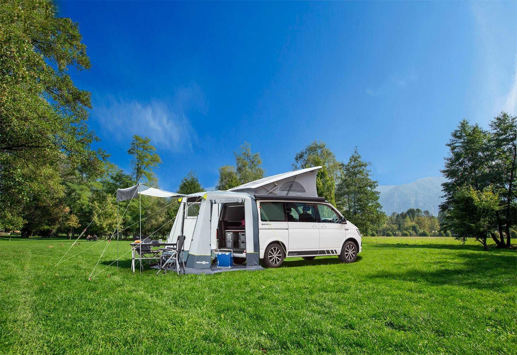 2025 COMET Heckklappenzelt für VW T5 und T6 – rahmenlos. Einfache Montage. Gute Belüftung. Kompakte Aufbewahrung.