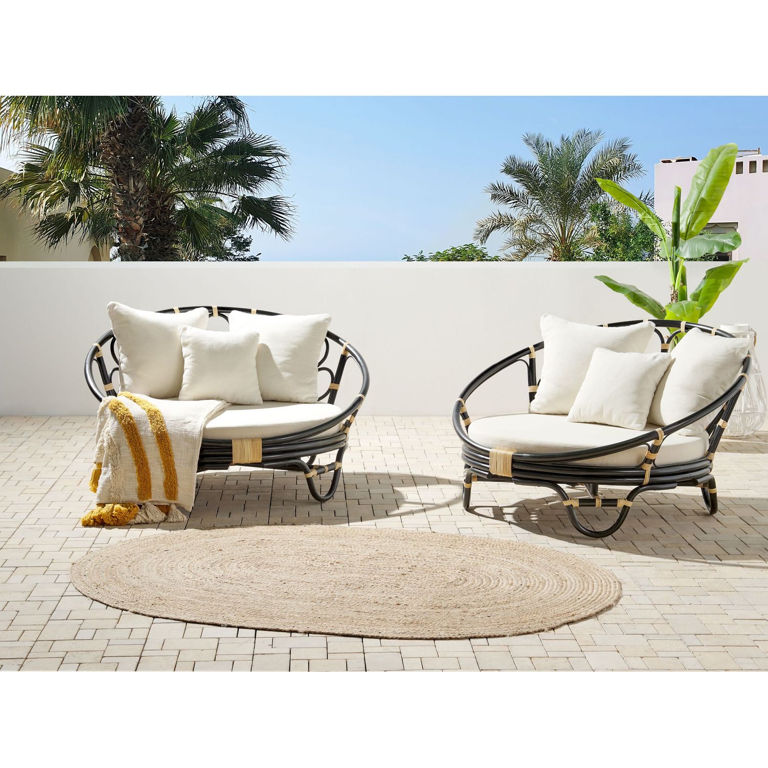 Set aus 2 Outdoor-Rattanbetten in Beige und Schwarz mit Rossano-Kissen - Schwarz