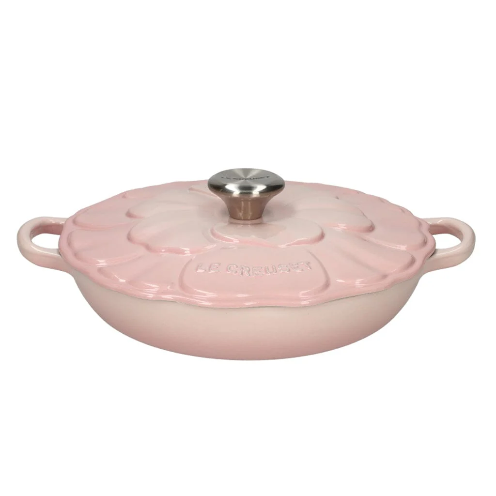 2025 Le Creuset – Campagnard Signature Blossom Kasserolle 26 cm Muschelrosa