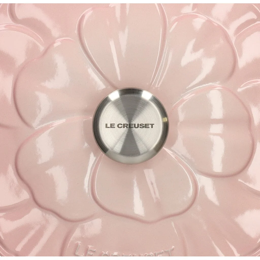 2025 Le Creuset – Campagnard Signature Blossom Kasserolle 26 cm Muschelrosa