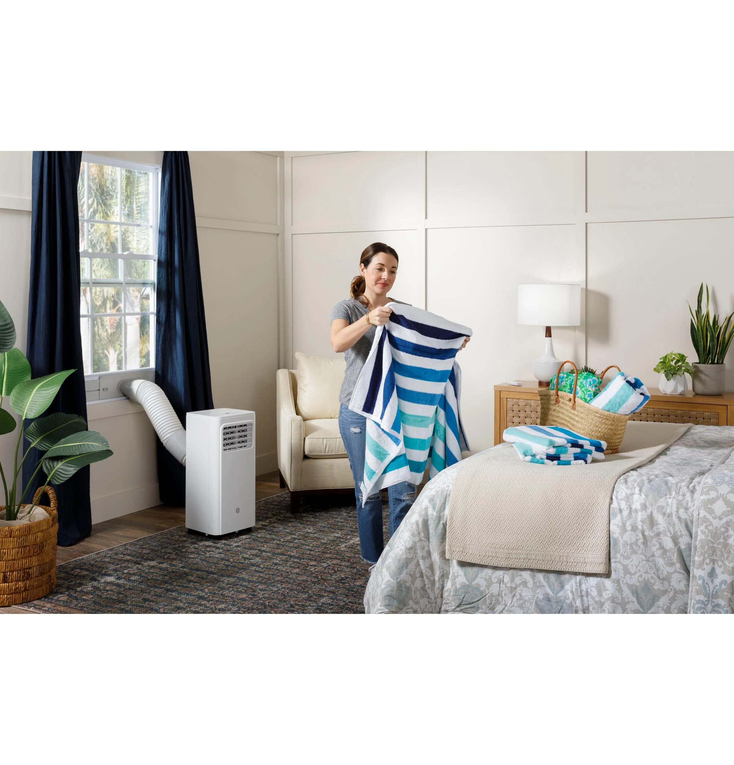 GE Appliances APFD05JASW – Tragbare Klimaanlage mit 5.100 BTU, Luftentfeuchter und Fernbedienung (Weiß) (Modelljahr 2025)