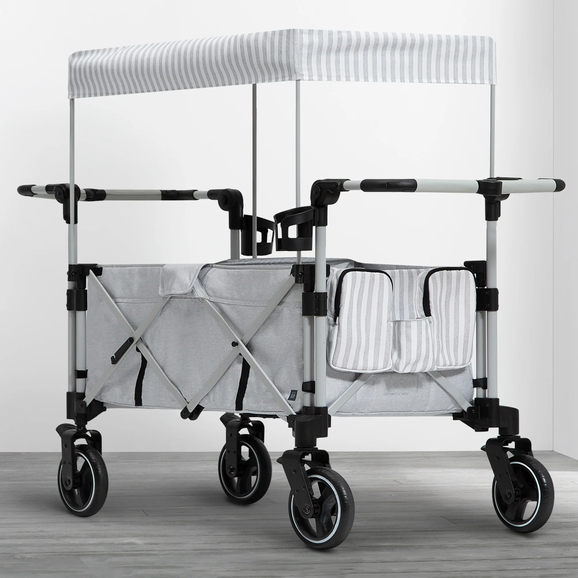 babyGap Deluxe Explorer Kinderwagen – Umweltfreundlicher Kinderwagen. Sitze aus Recyclingmaterial. UV-Schutzverdeck. 3-Punkt-Gurt. Mehrere Staufächer. Verstellbarer Schiebegriff.