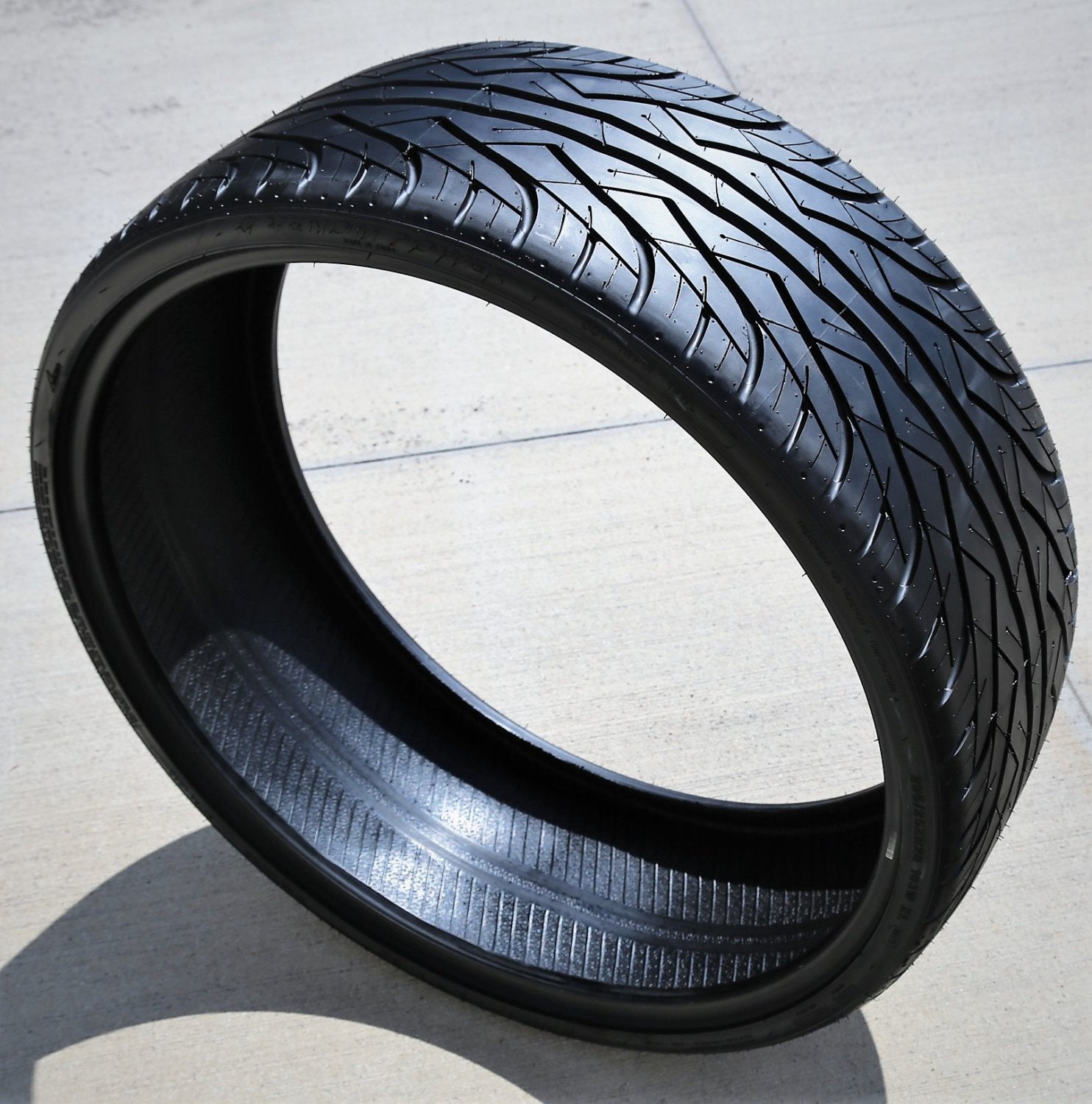 2025 Venom Power Ragnarok One 295/25R28 ZR 103W XL Hochleistungs-M+S-Reifen