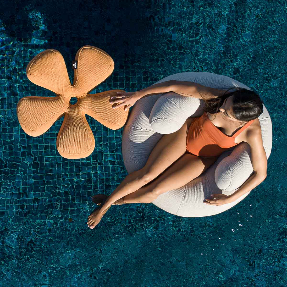 Don Out Floating Sofa