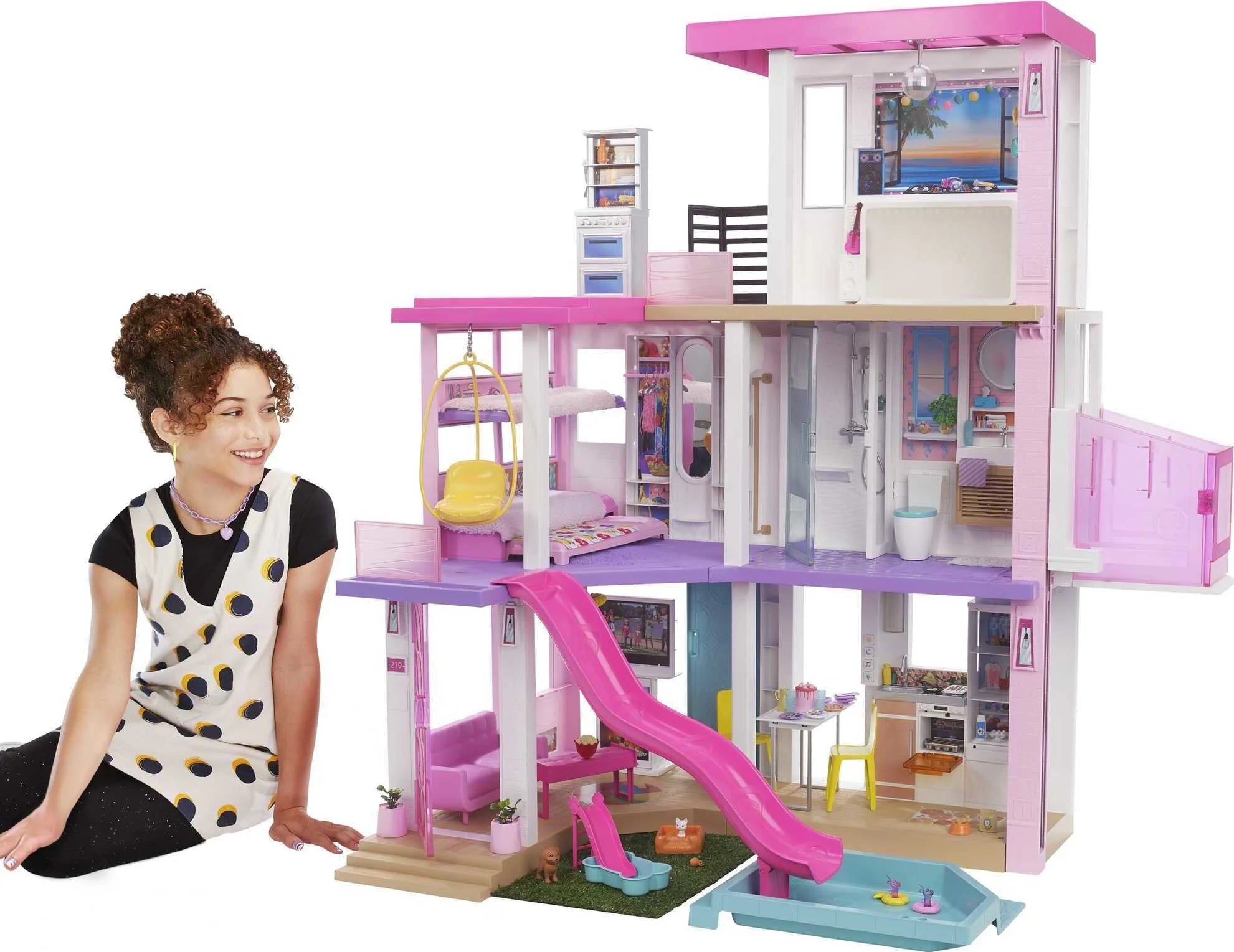 Barbie Traumhaus-Spielset mit 10 Spielbereichen, über 75 Möbelstücken und Accessoires, Licht- und Soundeffekten
