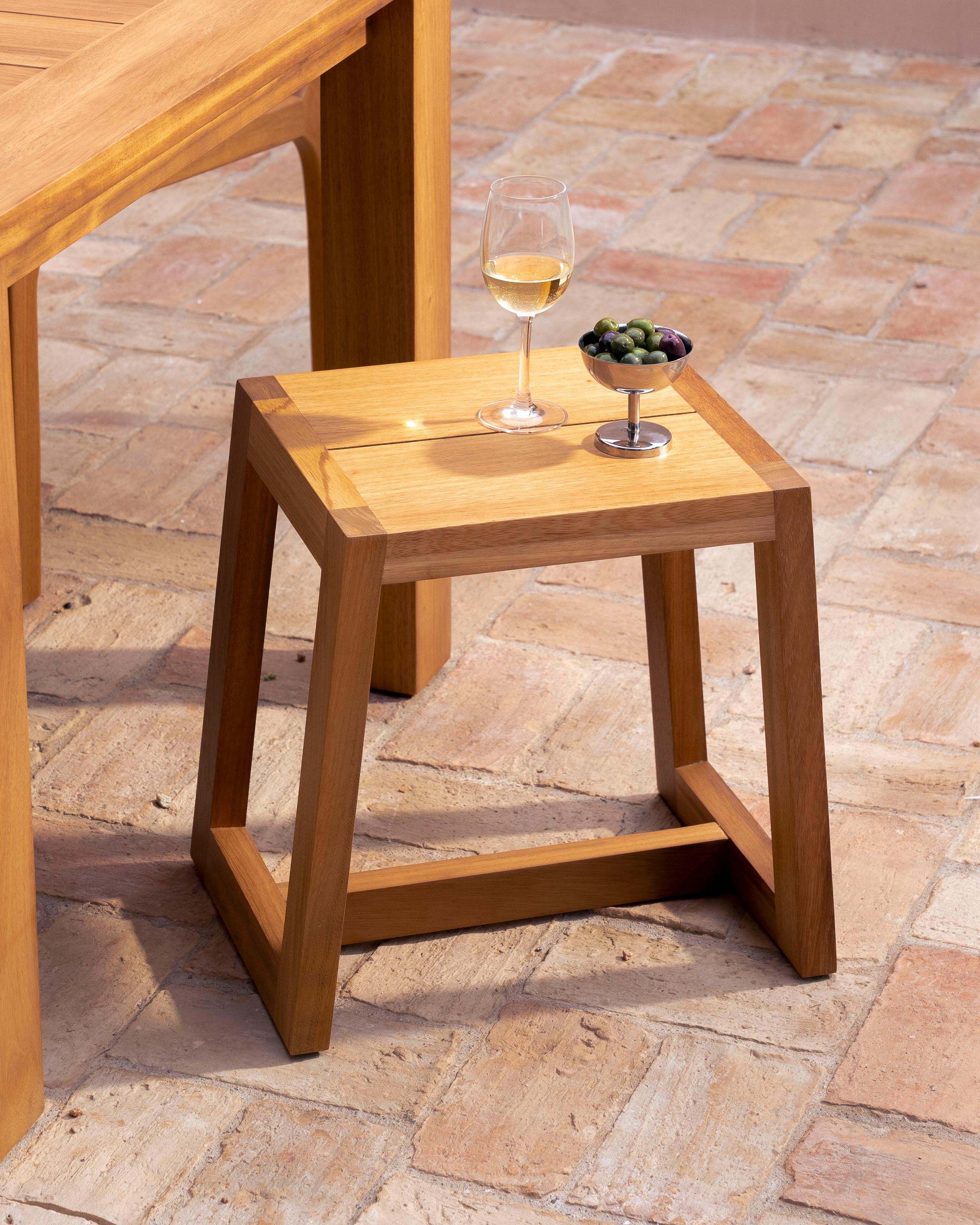 Carlo Gartentisch und Hocker