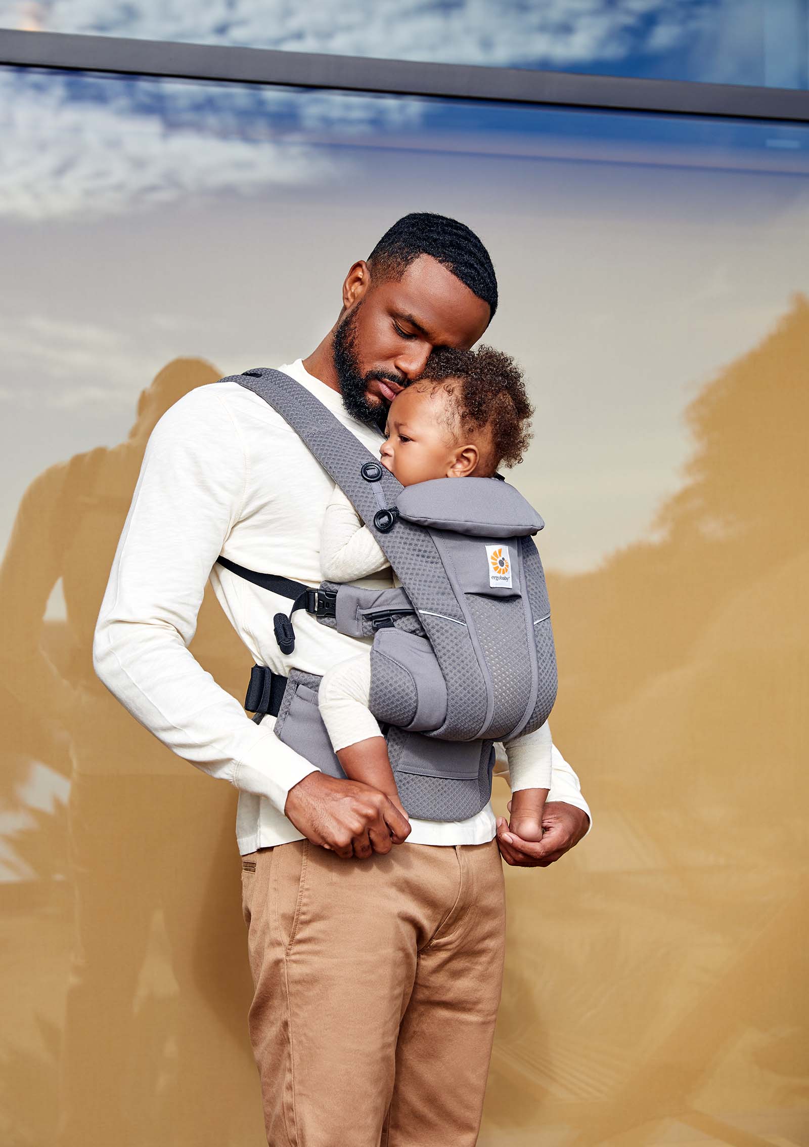 2025 Omni Breeze Babytrage – Graphitgrau